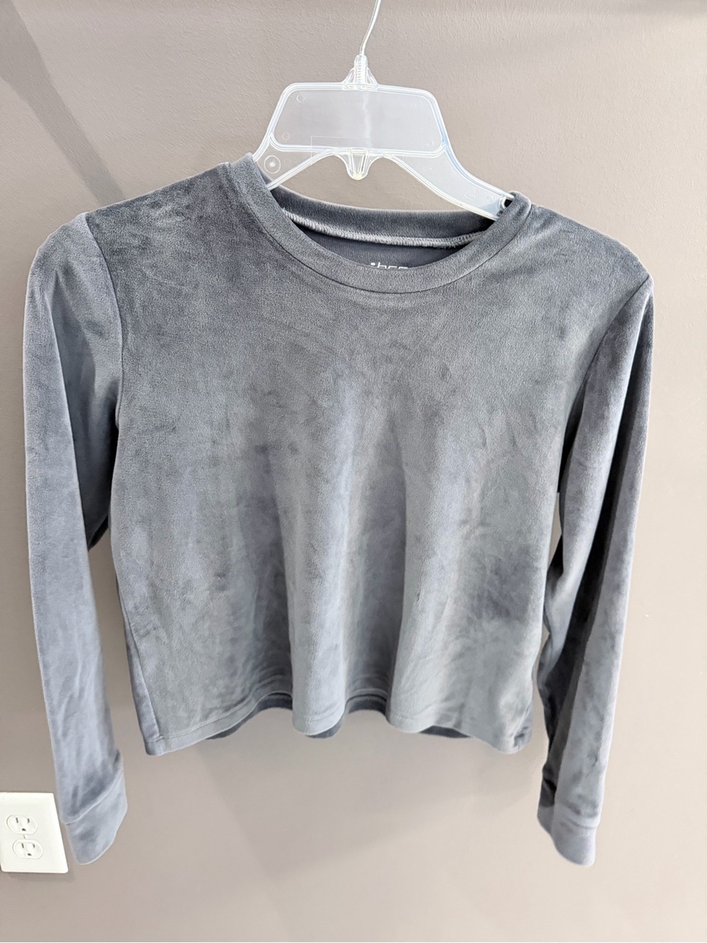 bcg Plush Gray Long-Sleeve Crewneck Top